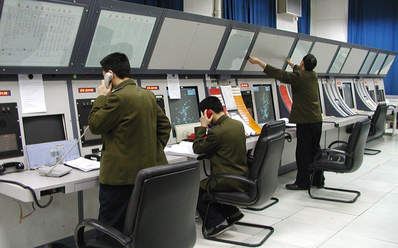 某機場監(jiān)控電視墻控制臺案例照片